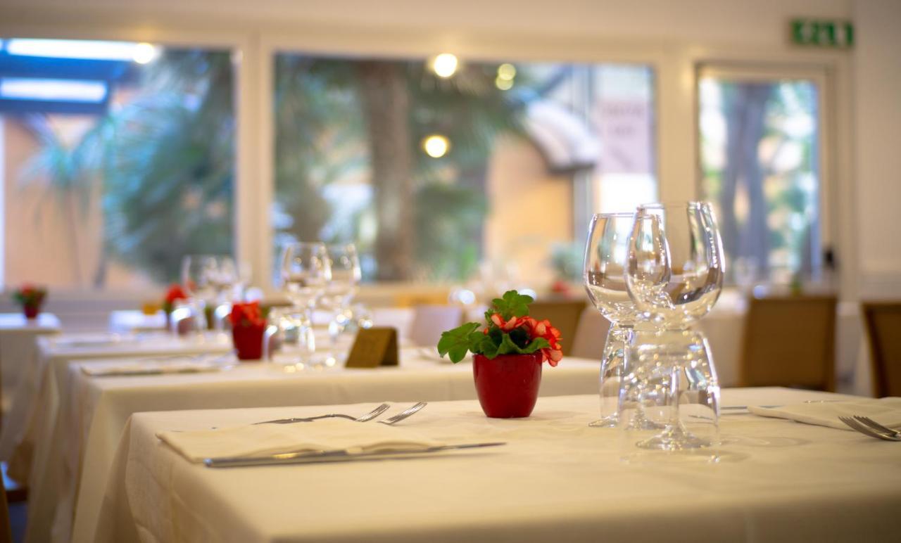 Mistral2 Hotel Οριστάνο Εξωτερικό φωτογραφία