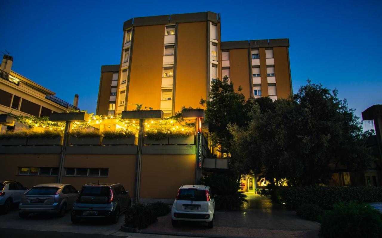 Mistral2 Hotel Οριστάνο Εξωτερικό φωτογραφία