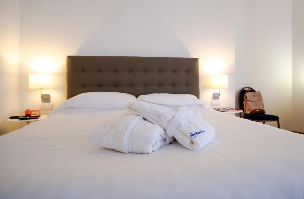 Mistral2 Hotel Οριστάνο Εξωτερικό φωτογραφία