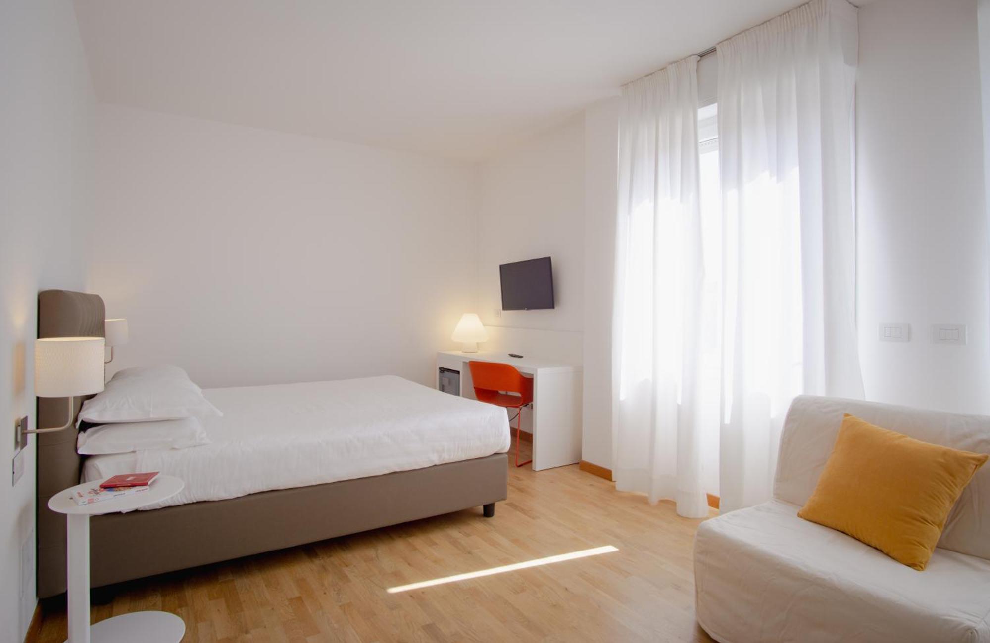 Mistral2 Hotel Οριστάνο Εξωτερικό φωτογραφία