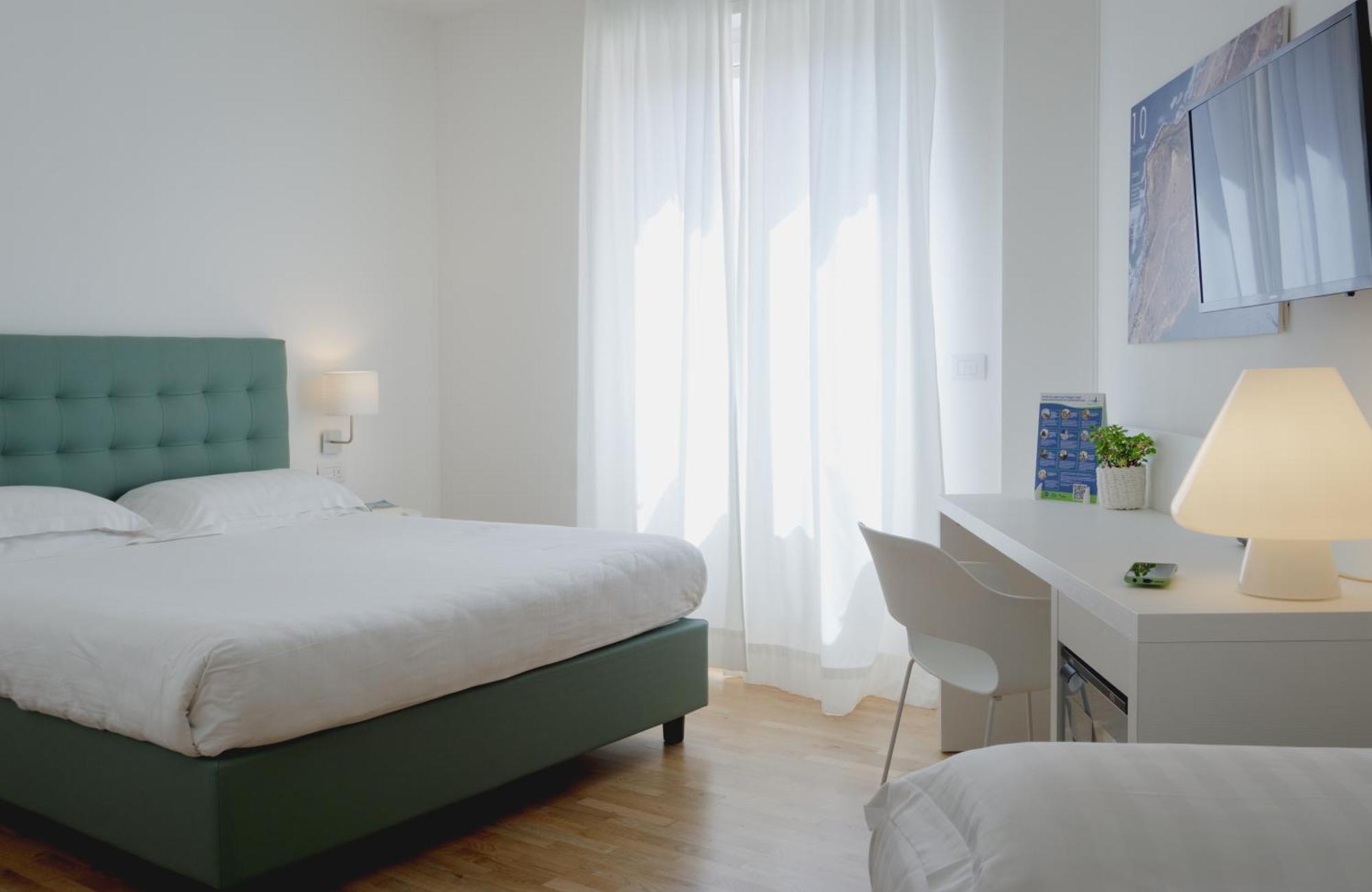 Mistral2 Hotel Οριστάνο Εξωτερικό φωτογραφία