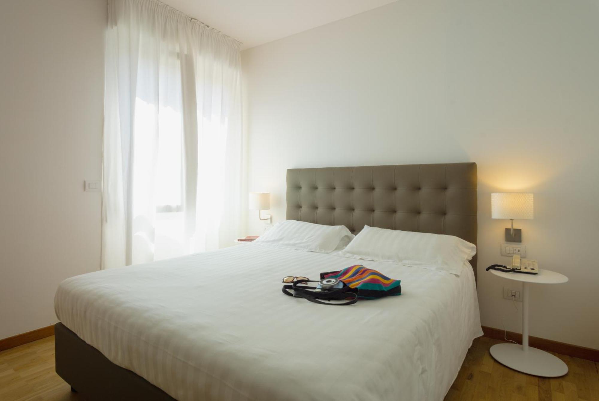 Mistral2 Hotel Οριστάνο Εξωτερικό φωτογραφία